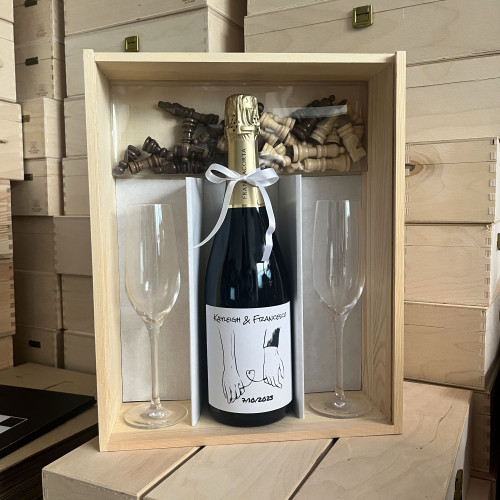 Box Regalo Bottiglia Franciacorta personalizzata + 2 calici flute +  Cassetta scacchi