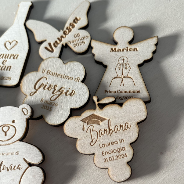 TAG IN LEGNO PER BOMBONIERE PERSONALIZZATI